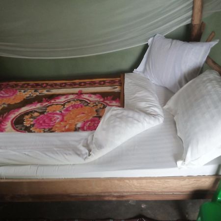 Lake Lyantonde Eco Campsite Original Fort Portal エクステリア 写真