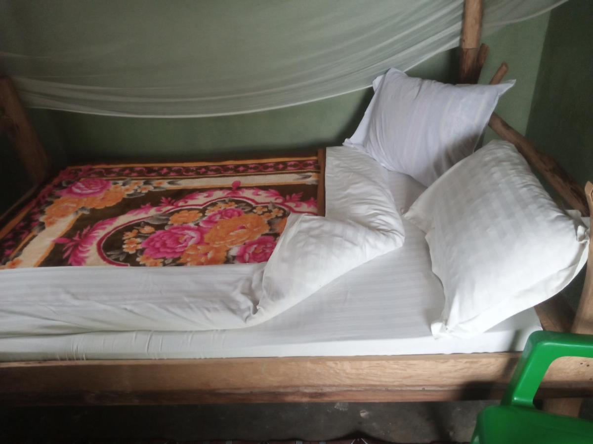 Lake Lyantonde Eco Campsite Original Fort Portal エクステリア 写真